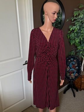 London Times Pink and Black Houndstooth Long-Sleeve Wrap Dress